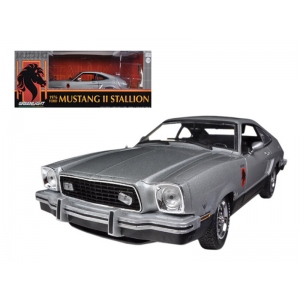4 Extra Wheels* Greenlight 1:64 NEU 1978 Ford Mustang II Cobra II white//green